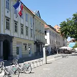 Viksi *